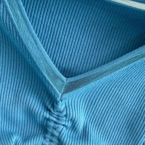 Women V-Neck Drawstring Top And Long Skirt - Picture 4 of 12